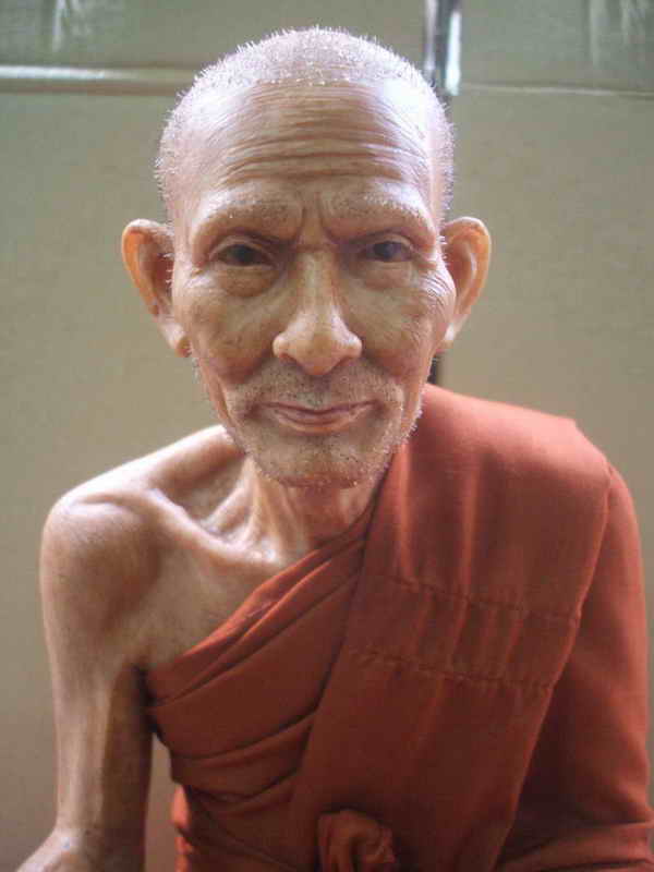 @@@@ รูปหล่อเหมือนหลวงปุ่ศุข 9 นิ้ว เหมือนจริงมากๆๆๆครับ@@