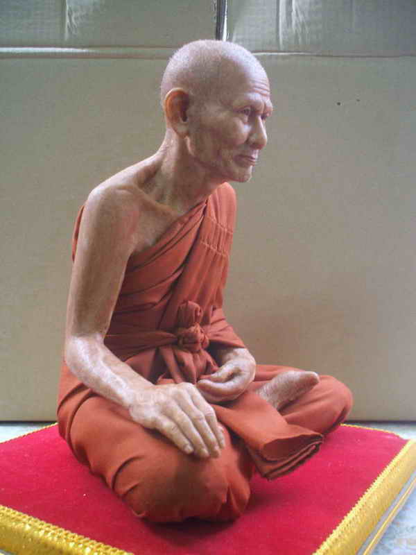 @@@@ รูปหล่อเหมือนหลวงปุ่ศุข 9 นิ้ว เหมือนจริงมากๆๆๆครับ@@