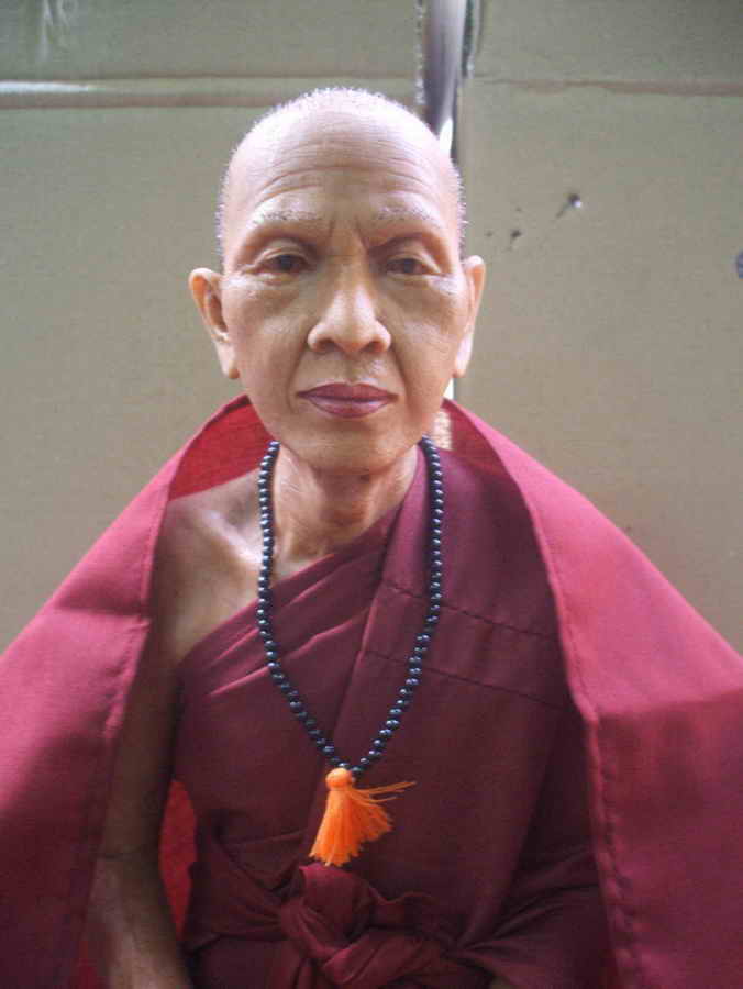 @@@@ รูปหล่อเหมือนหุ่นขี้ผึ้งไฟเบอร์((((ครูบารศรีวิชีย))) 9 นิ้ว องค์จริงเหมือนมากๆๆๆครับ