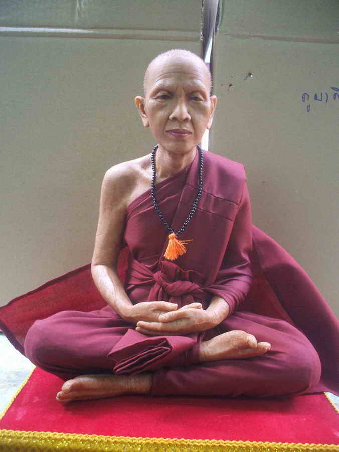 @@@@ รูปหล่อเหมือนหุ่นขี้ผึ้งไฟเบอร์((((ครูบารศรีวิชีย))) 9 นิ้ว องค์จริงเหมือนมากๆๆๆครับ