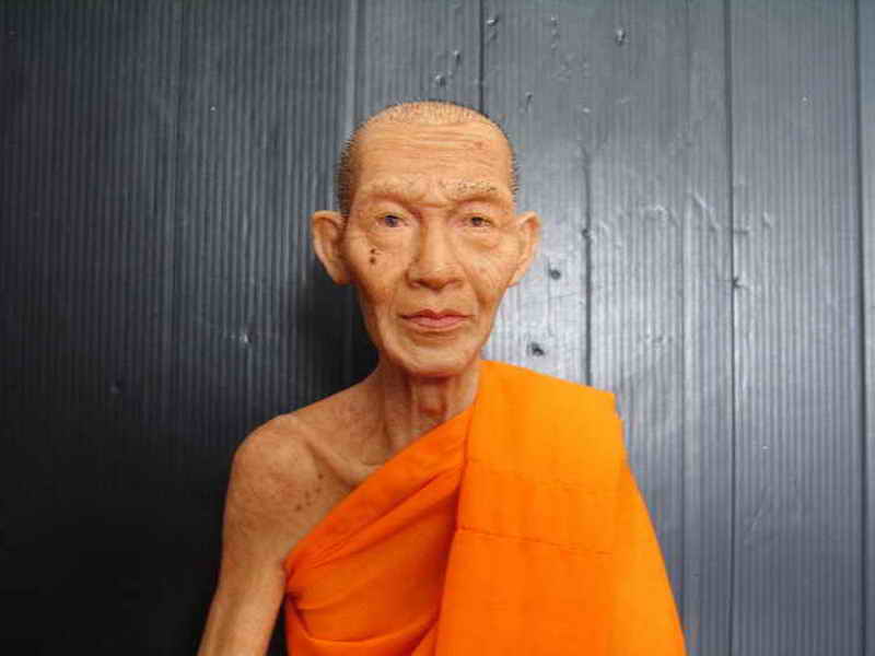 @@@@ รูปหล่อเหมือนหลวงพ่อเกษม 9 นิ้ว เหมือนจริงมากๆๆๆครับ@@