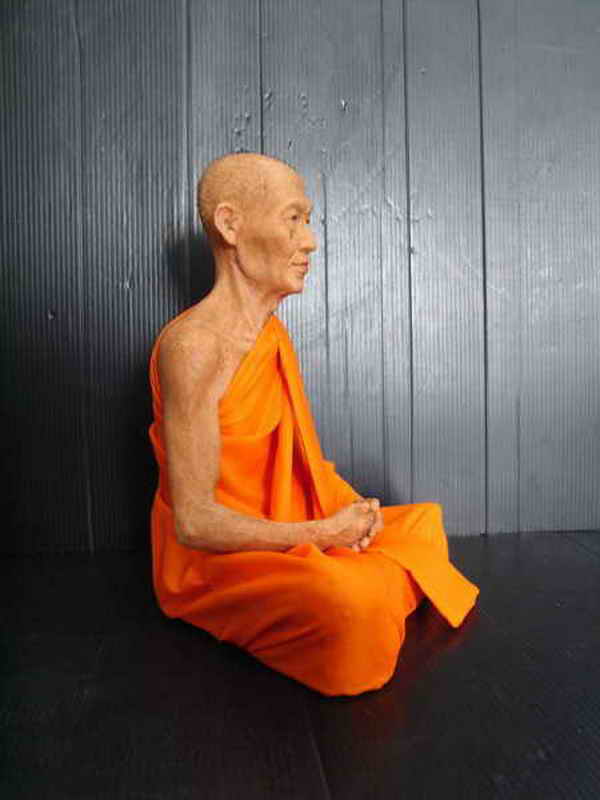 @@@@ รูปหล่อเหมือนหลวงพ่อเกษม 9 นิ้ว เหมือนจริงมากๆๆๆครับ@@