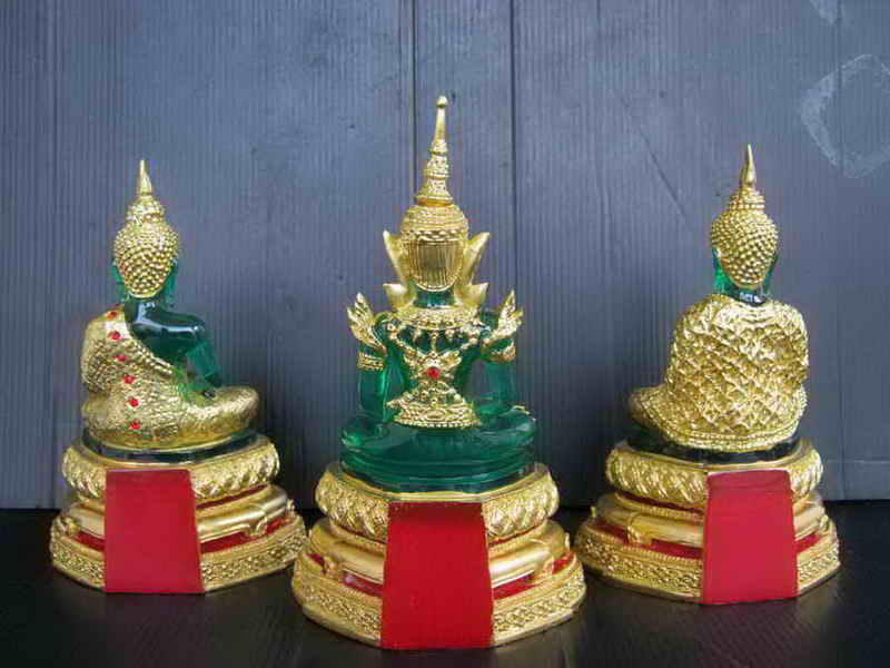 @@@@ พระบูชาพระแก้วมรกตปิดทองแท้ ((3องค์))((3ฤดุ) บูชาครบชุดครับ ขนาดหน้าตัก3นิ้ว บูชาขึ้นหิ้งครบชุด