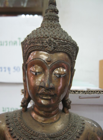 ทรงเทอดพระศรีอริยเมตไตยหน้าตัก 9 นิ้วปี 2525