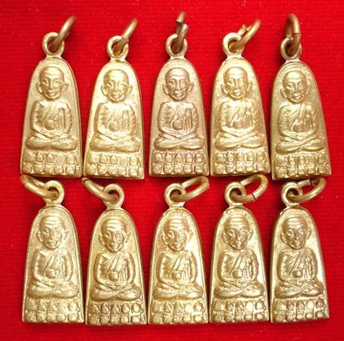 ขอวัดใจเลย 10องค์ เริ่ม 555.- >> หลวงปู่ทวด ปี08 รุ่นทะเลซุง เนื้อกระไหร่ทอง