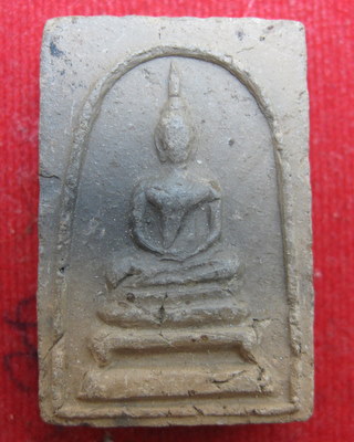 กรุวัดป่าชัยวัน หลวงปู่สิงห์วัดป่าสะละวันปลุกเสก สร้างประมาณปี2500 องค์นี้สภาพสวยสมบูรณ์ 