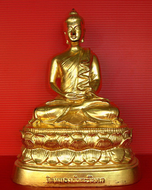 * พระบูชาปางขัดสมาธิเพชร วัดหนองอ้อตะวันตก อ.บ้านโป่ง จ.ราชบุรี ปิดทองทั้งองค์สวยมากค่ะ *