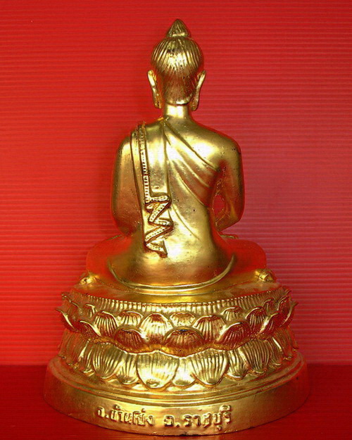 * พระบูชาปางขัดสมาธิเพชร วัดหนองอ้อตะวันตก อ.บ้านโป่ง จ.ราชบุรี ปิดทองทั้งองค์สวยมากค่ะ *