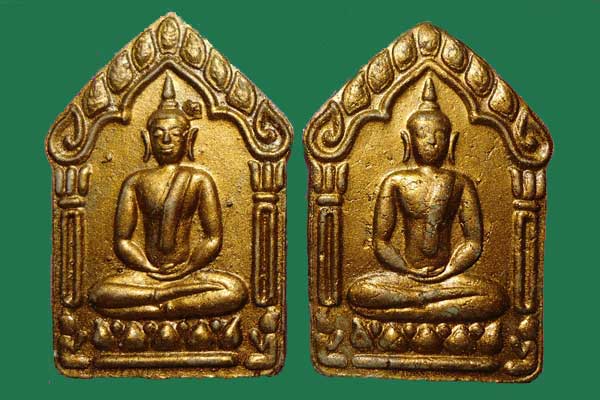 ขุนแผนผงพรายกุมาร พิมพ์ใหญ่บล็อกแรกนิยม เนื้อขาว ตะกรุดทอง 2องค์ แต่เคาะเดียว