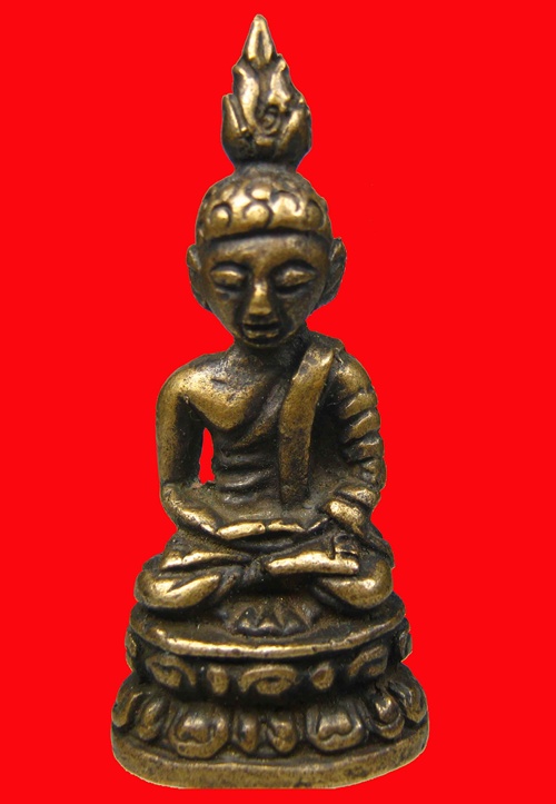 รับปีใหม่ให้ของดีกันครับ พระนั่งปางสมาธิ ทองเหลืองเก่า งดงามมาก