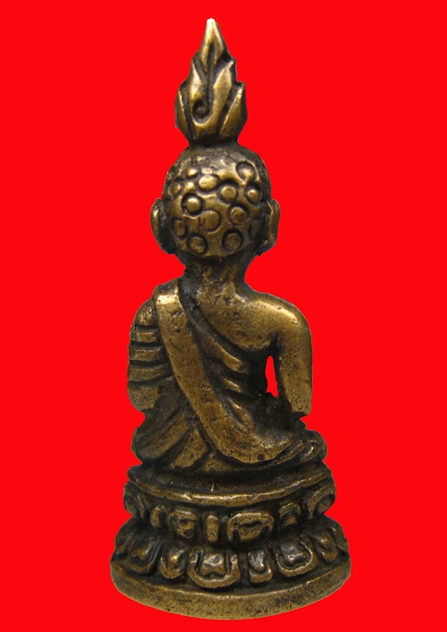 รับปีใหม่ให้ของดีกันครับ พระนั่งปางสมาธิ ทองเหลืองเก่า งดงามมาก