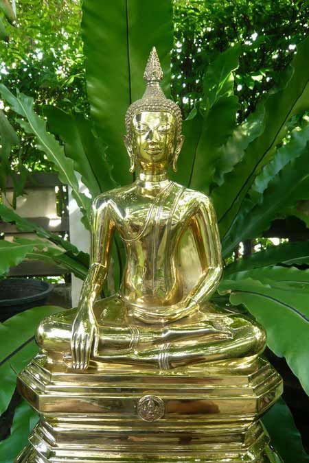 บูชาหลวงพ่อพระเสริม วัดปทุมฯ ขนาด ๙ นิ้ว สวยงามจริง ๆ เหมาะกับเทศกาลปีใหม่
