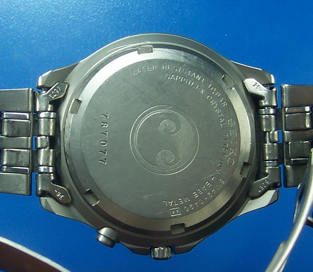 นาฬิกาข้อมือ seiko kenetic titanium