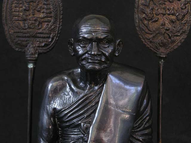 หลวงพ่อเงิน (พุทฺธโชติ) บูชา 5 นิ้ว วัดบางคลาน พิจิตร ปี 37 กล่องเดิม.... ส่งแบบ EMS ...WC