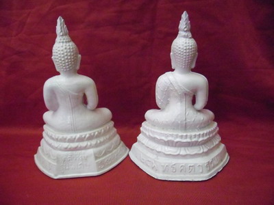 พระแก้ว 2 องค์เก่าๆ
