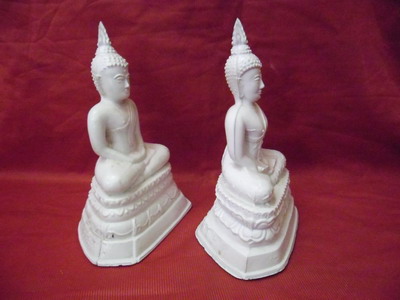 พระแก้ว 2 องค์เก่าๆ