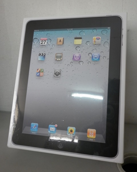 IPAD WIFI 16 GB.  ของใหม่ ยิ่งกว่าแกะกล่อง (เพราะยังไม่แกะกล่องครับ)  เครื่องรับประกันทั่วโลก 
