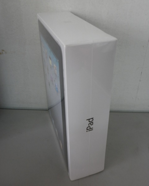 IPAD WIFI 16 GB.  ของใหม่ ยิ่งกว่าแกะกล่อง (เพราะยังไม่แกะกล่องครับ)  เครื่องรับประกันทั่วโลก 