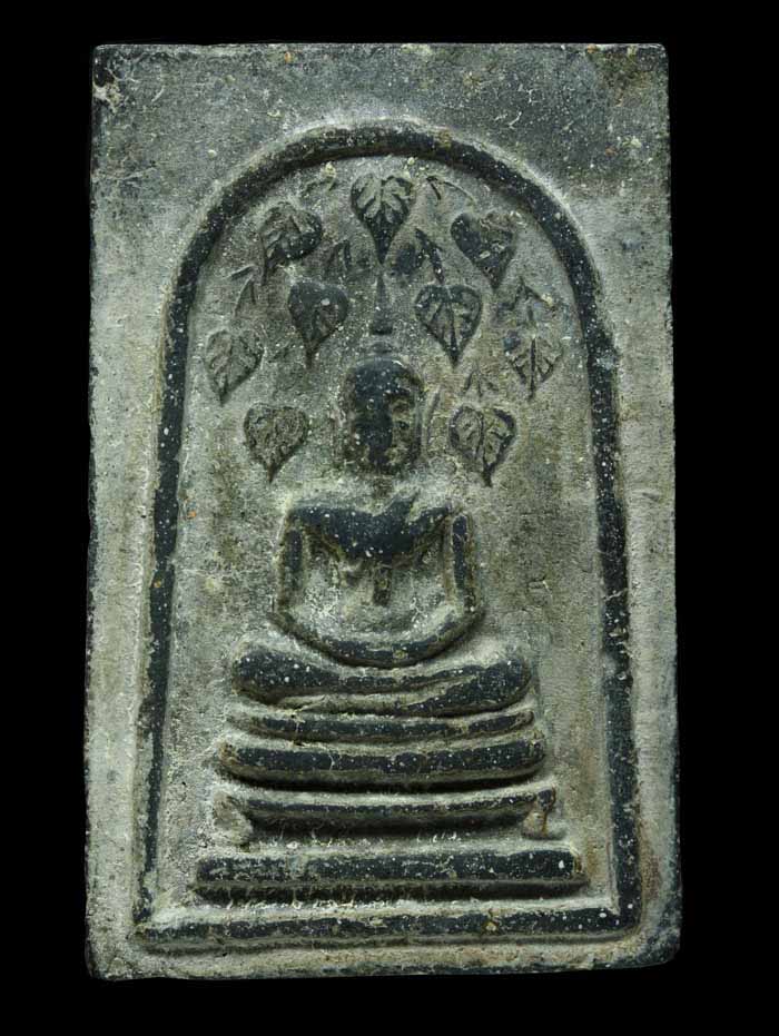 พระปรกโพธิ์องค์ใหญ่ๆค่ะ