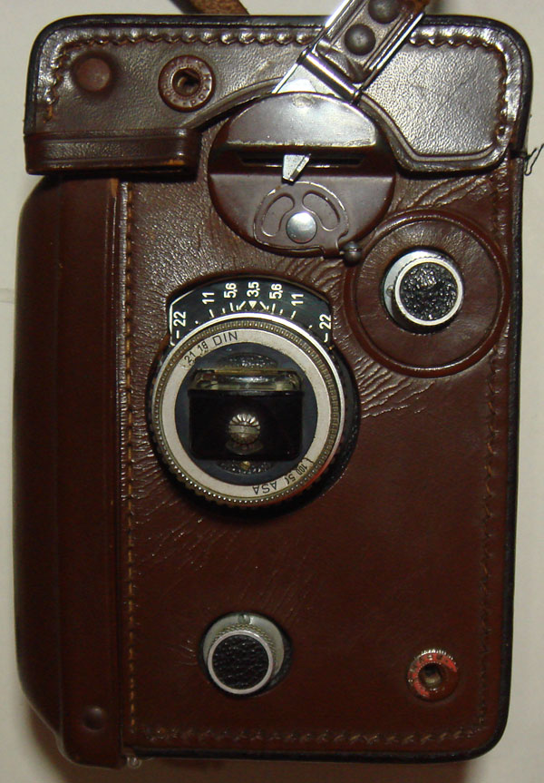 กล้องถ่ายรูปโบราณ Rolleiflex รุ่น K8 T2 ผลิตระหว่าง 1961-1966 Serlais T2167811 เลนส์ 3.5/75 mm.