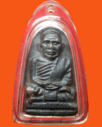 หลวงพ่อครนปี 05 ทำบุญสร้างกุฏิสงฆ์ครับ