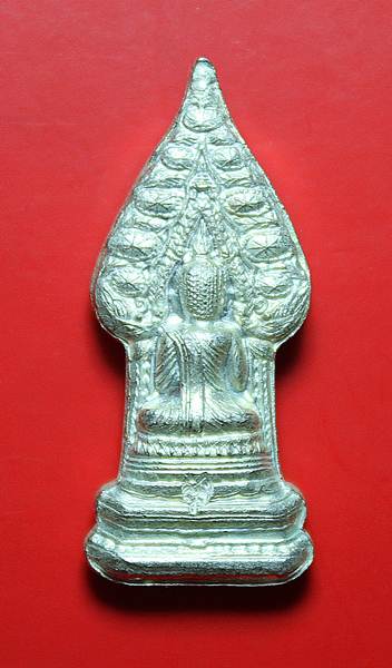 เนื้อเงิน พระนิรันตราย ญสส. มหามงคลบารมี 88 "วัดบวรนิเวศวิหาร" ปี 2544 ด้านหลังตอกโค๊ต