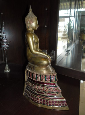 หลวงพ่อวัดไร่ขิงหน้าตัก 6 นิ้วสวยจริงๆ
