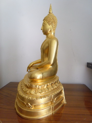 หลวงพ่อวัดไตรมิตรสวยมากครับผมปิดทองแท้หน้าตัก 9 นิ้ว