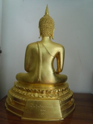 หลวงพ่อวัดไตรมิตรสวยมากครับผมปิดทองแท้หน้าตัก 9 นิ้ว