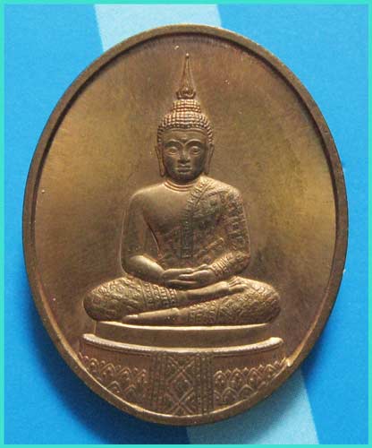 ..เหรียญพระแก้วมรกต หลังรูป ลพ.วิบูลย์ วัดโพธิคุณ จ.ตาก ปี 36 รูปแบบสวยๆ ครับ..