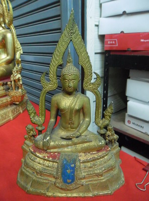 พระแก้ว 3 ฤดู 9 นิ้ว