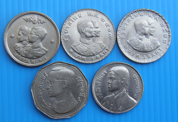 เหรียญกษาปณ์ ชุดสุดคุ้ม 4 มี 5 เหรียญ