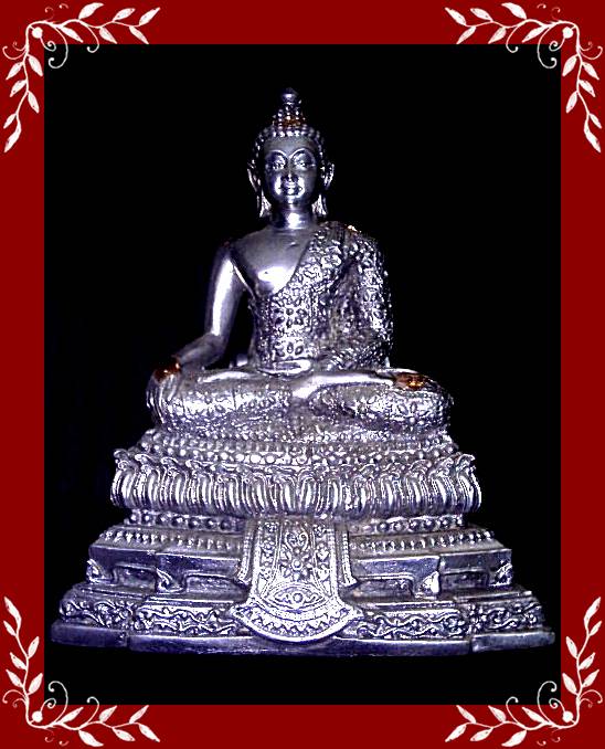 พระบูชา วัดหัวโพธิ์ จ. สุพรรณบุรี เนื้อดีบุก เหมือนเงินปัดเงา ก้นดินไทย ฐาน 7.5 นิ้ว สูง 9.5 นิ้ว