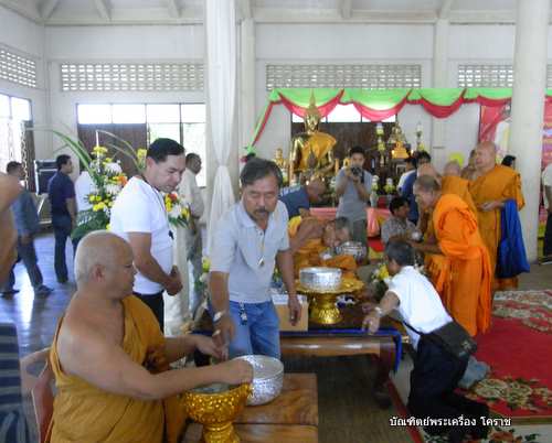 เหรียญเต็มองค์หลวงพ่อคูณ รุ่นอายุยืน ( กรรมการ แจกในวันครบรอบ ๙๓ปี หลวงปู่นิยม  พิเศษ) วัดแจ้งนอก  