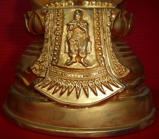 *** พระบูชาหลวงพ่อโต วัดอินทรวิหาร กะไหล่ทอง สวยมากค่ะ ***
