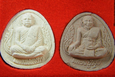 พระผงของขวัญปีใหม่ วัดอัมพุวราราม ปี40 (9องค์350)