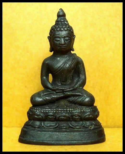 พระพุทธศักดิ์สิทธิ์ ... รุ่นปฐวีธาตุ ... หลวงปู่คำพันธ์ วัดธาตุมหาชัย จ.นครพนม พ.ศ.2536