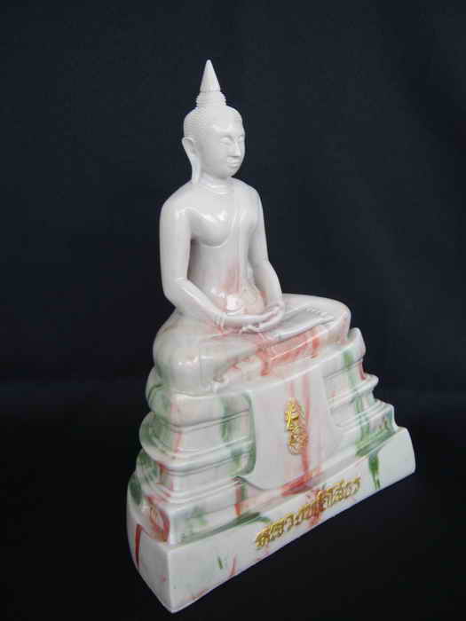 หลวงพ่อโสธรเนื้อเรซิ่งหินอ่อนขนาดฐานกว้าง 7 นิ้ว สูง 9 นิ้ว ห น้าตักพระ 5นิ้ว