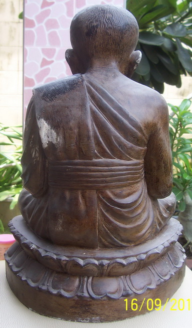 พระบูชา หลวงปู่ทวด เนื้อปูนผสมว่าน หน้าตัก ๙ นิ้ว