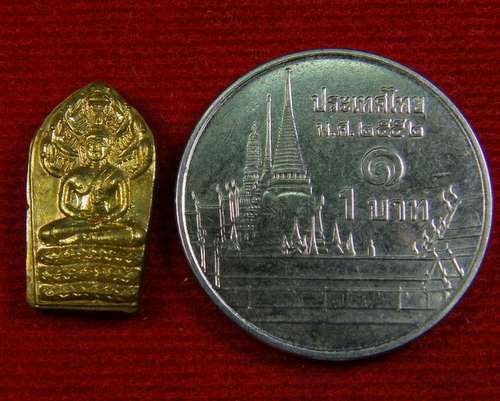 พระปรกใบมะขาม หลวงพ่อคำพันธ์ รุ่นทานบารมี 83 ปี ปี 40 วัดธาตุมหาชัย จ.นครพนม