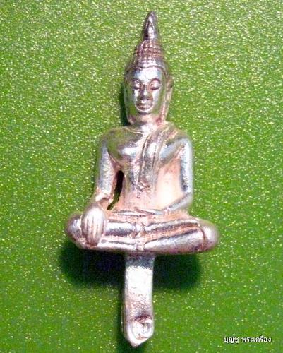 พระยอดธงโฆสปัญโญ เนื้อเงิน หลวงปู่คำพันธ์ วัดธาตุมหาชัย จ.นครพนม