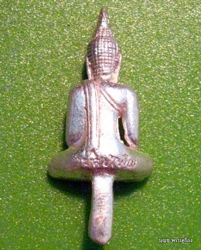 พระยอดธงโฆสปัญโญ เนื้อเงิน หลวงปู่คำพันธ์ วัดธาตุมหาชัย จ.นครพนม
