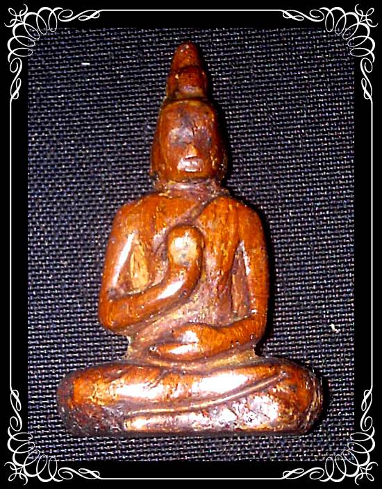 พระพุทธ ไม้แกะเก่า ขนาดฐาน 3 ซ.ม. สูง 4.5 ซ.ม. ไม่ทราบที่ครับ