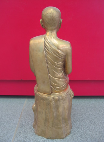 หลวงปู่เทพโลกอุดรเนื้อทองเหลืองสูง 10 นิ้ว