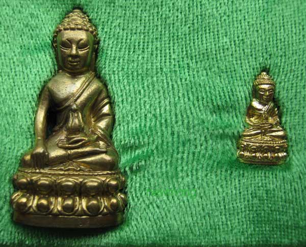 พระกริ่ง-พระชัยวัฒน์เนื้อทองทิพย์ รุ่น เจริญพรครบ7รอบ หลวงพ่อเพี้ยน วัดเกริ่นกฐิน ลพบุรี เลข 6419