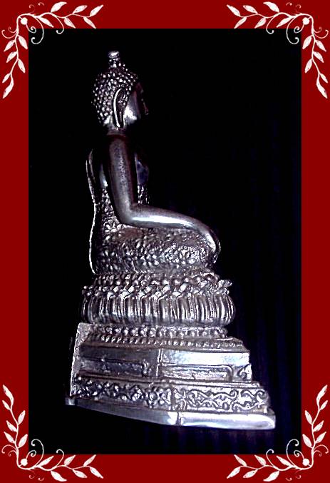 พระบูชา วัดหัวโพธิ์ จ. สุพรรณบุรี เนื้อดีบุก เหมือนเงินปัดเงา ก้นดินไทย ฐาน 7.5 นิ้ว สูง 9.5 นิ้ว