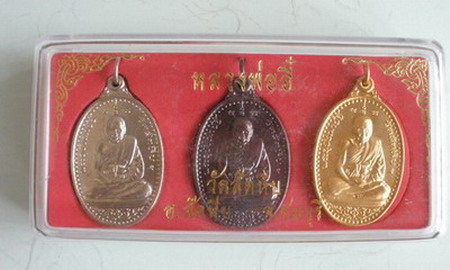 หลวงพ่ออี๋  วัดสัตหีบ  จ.ชลบุรี
