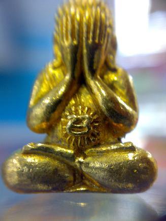 ปิดตา "หลวงปู่หมุน" กะไหล่ทอง