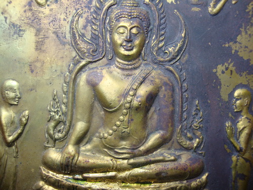 (เคาะเดียว)แผ่นปั้มพระพุทธชินราชเนื้อทองฝาบาตร ไม่ทราบว่าที่ใหน