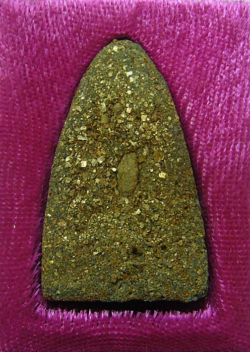 หลวงปู่ทวด วัดห้วยมงคล ปาฏิหาริย์ว่านดำ หลังข้าวสารหินโรยผงสุวรรณมงคล